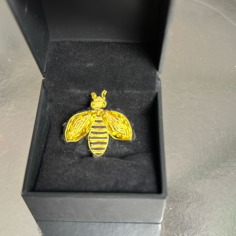 Guerlain bee pin